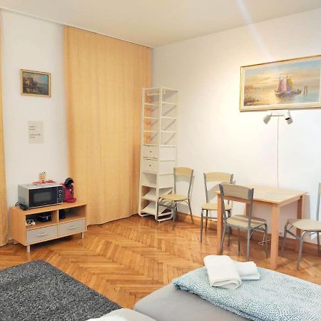 Center ! 3 Stops Away From The Center Of Vienna! Bagian luar foto