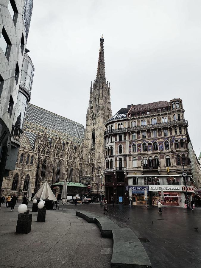 Center ! 3 Stops Away From The Center Of Vienna! Bagian luar foto